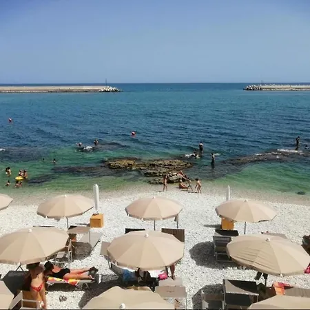 Semesterbostad Tre Metri Sopra Il Mare Bisceglie